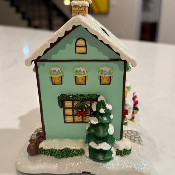 Hawthorne Village - "Cocoa Cafe" Piece - Picture 5 of 8